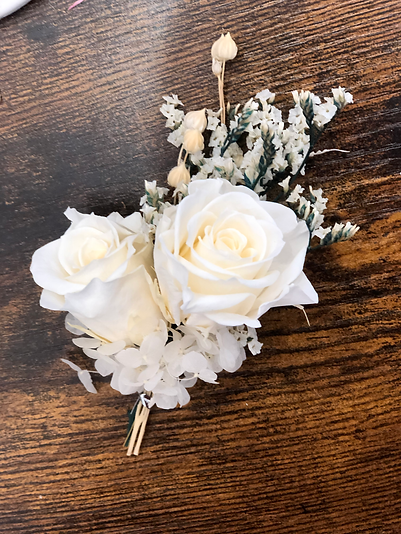 Boutonnière (2 roses)